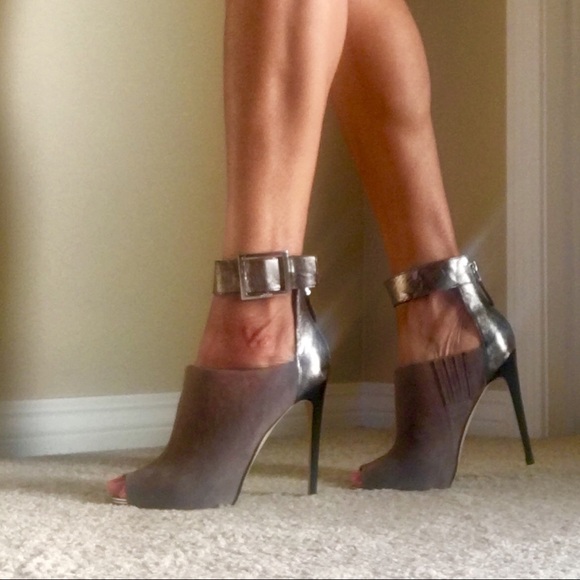 Guess Women’s shoes - Picture 3 of 8